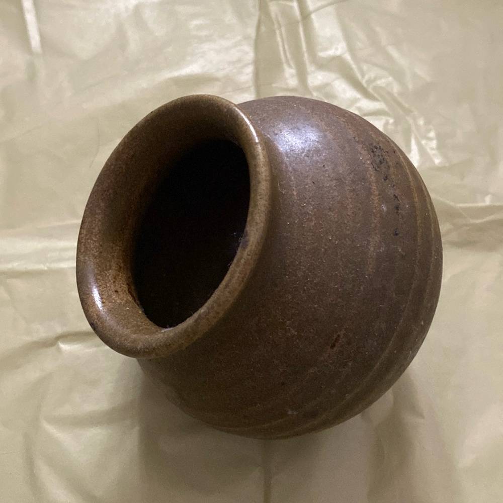 Handmade pottery small vase Sandi Dagg